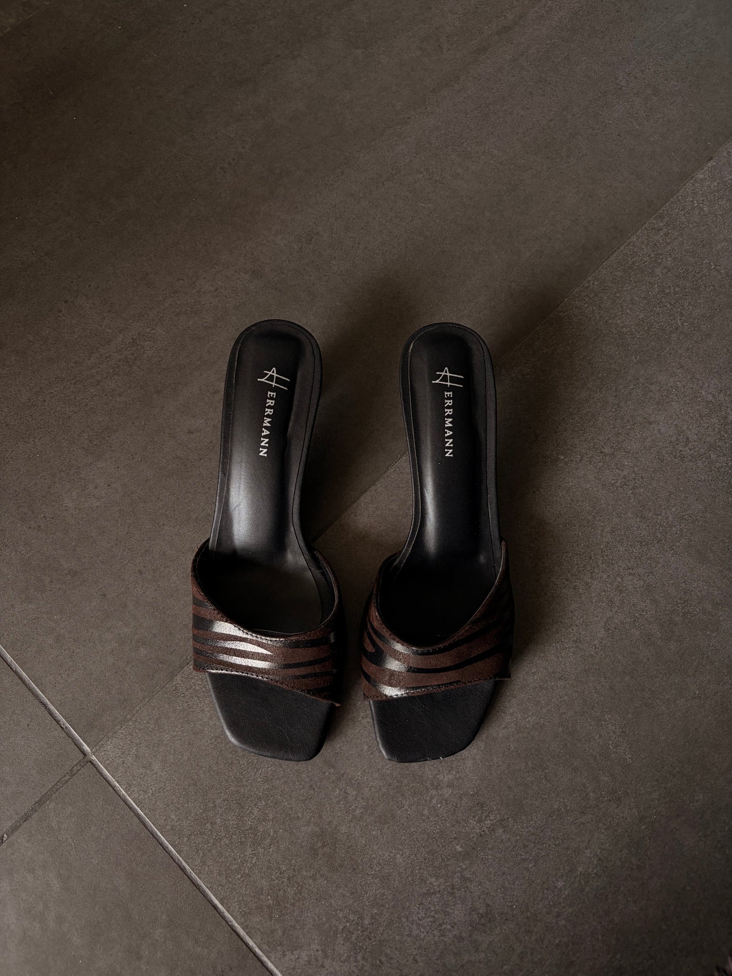 BROWN ZEBRA HEELS