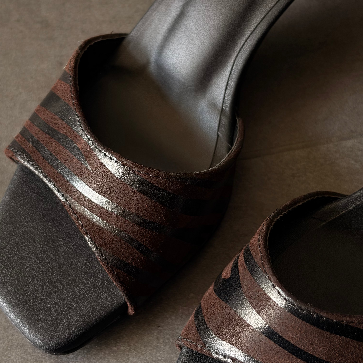 BROWN ZEBRA HEELS
