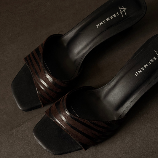 BROWN ZEBRA HEELS