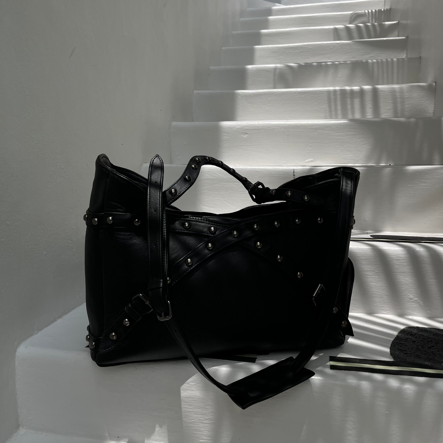 TRAVEL TOTE BAG